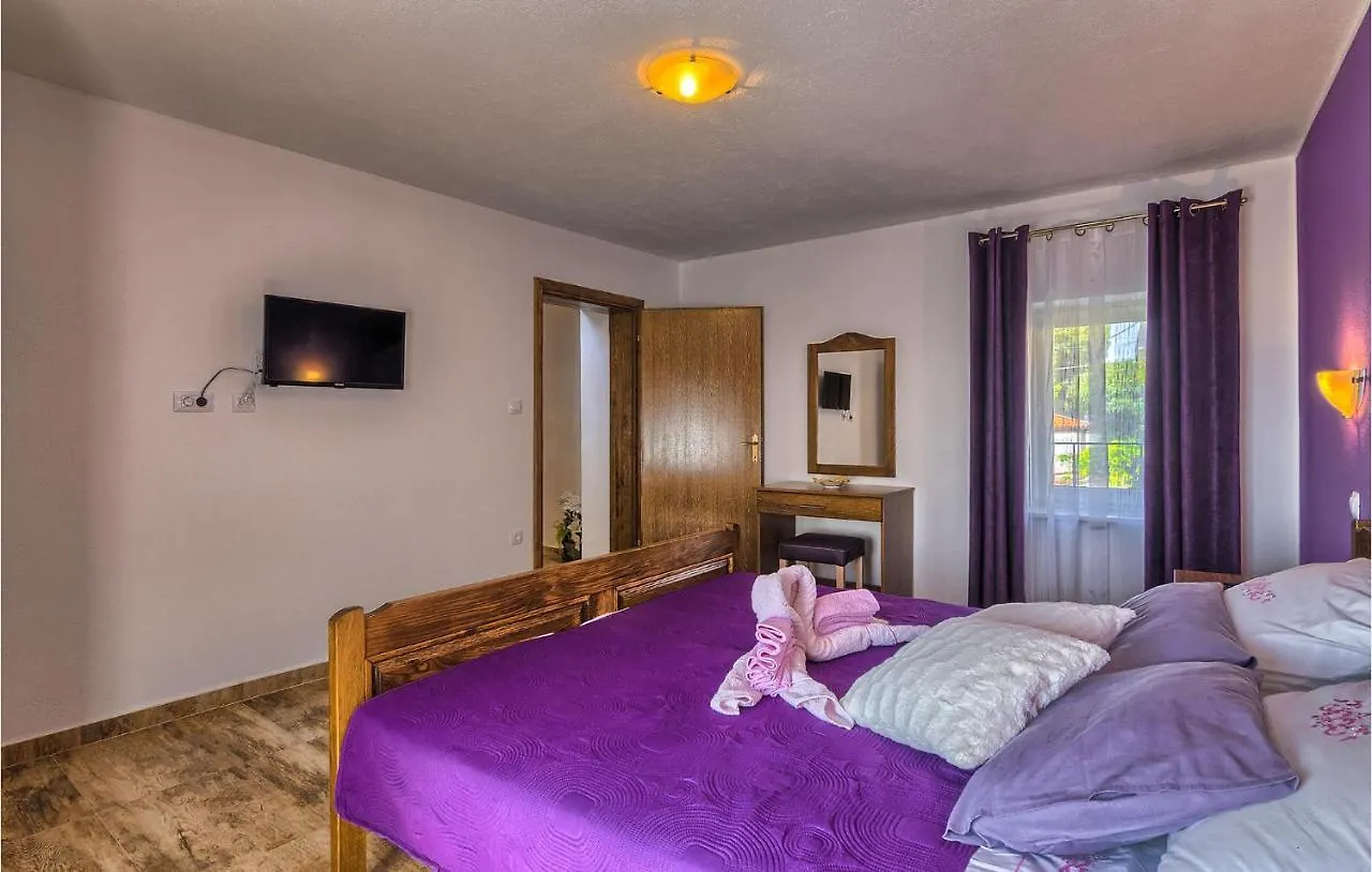 Nice Home In Liznjan With Kitchen Croácia